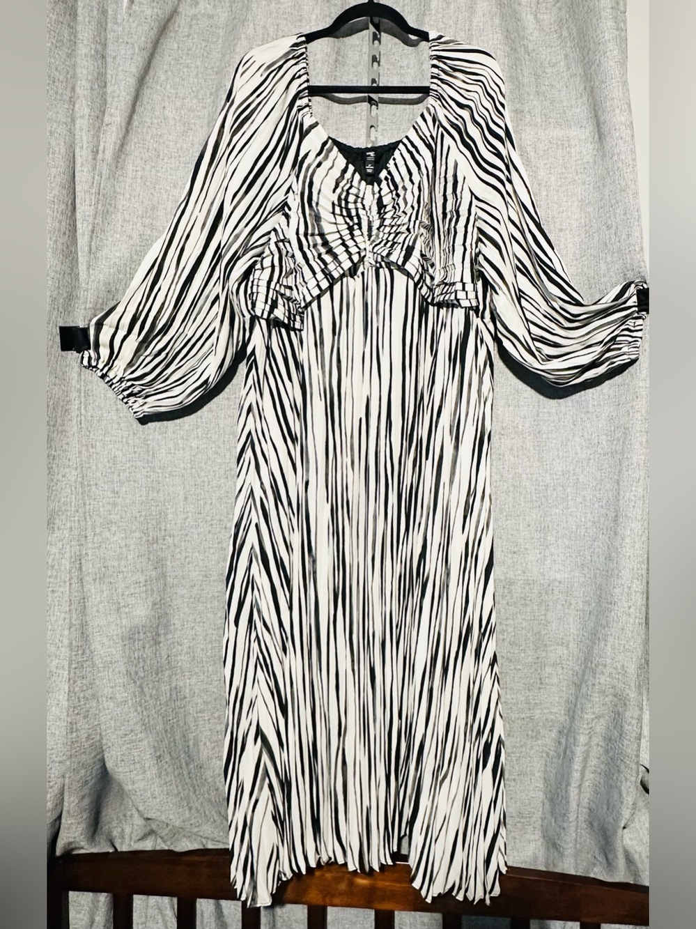 Terra & Sky Black and White Pleated Striped Maxi Sweetheart Dress Size 3X